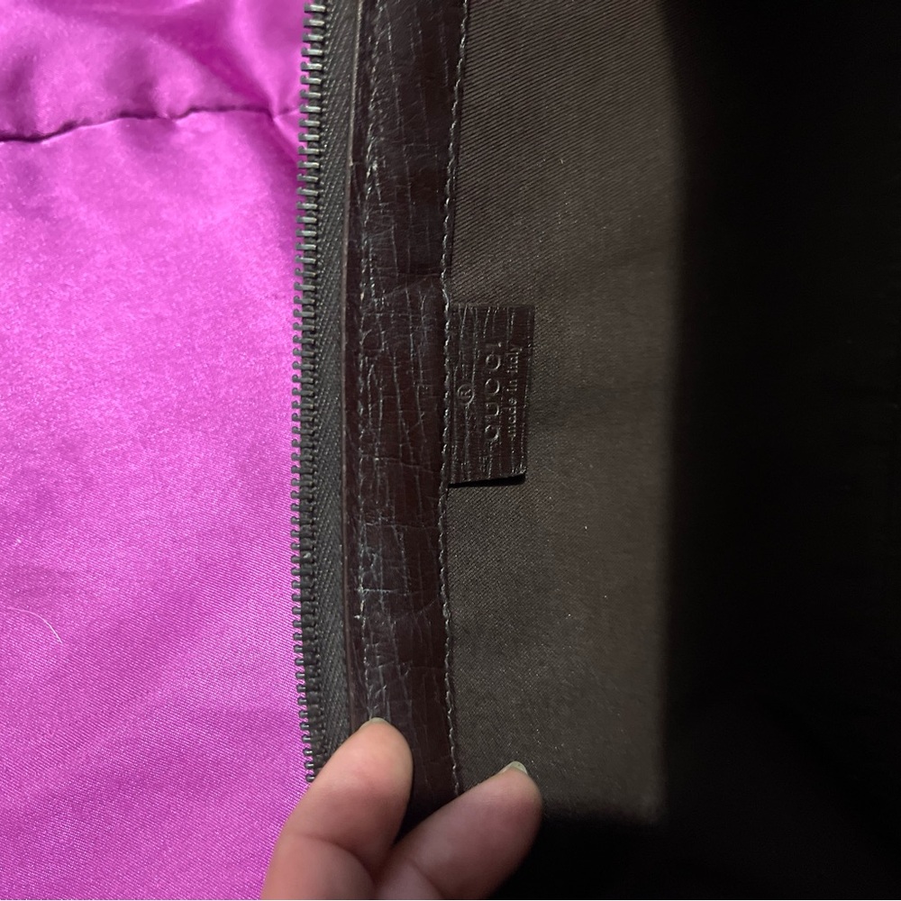 Gucci GG Supreme Tick Makeup/Toiletry Bag - Picture 13 of 17